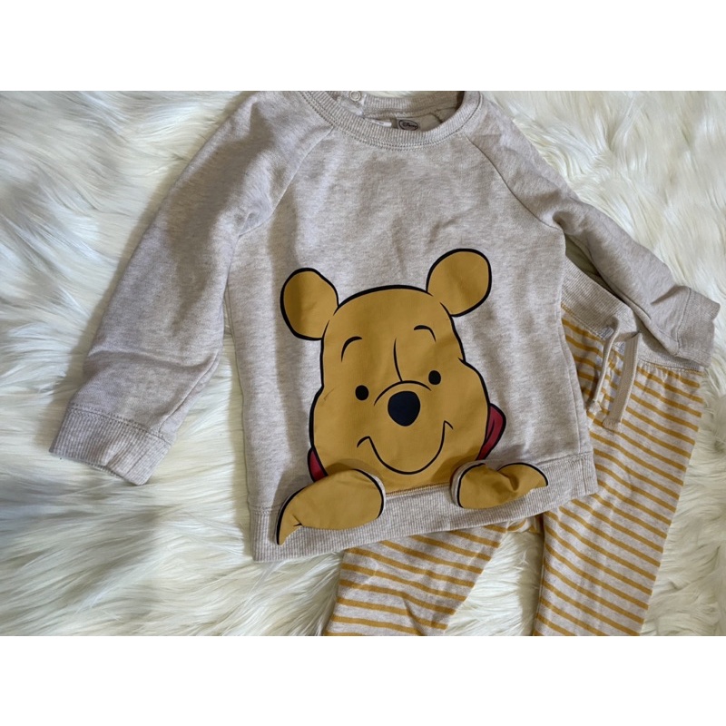 Hnm kids The Pooh Sweater set Preloved