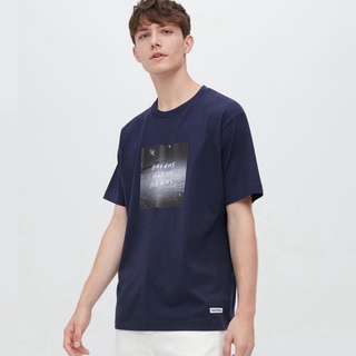 🔥 Uniqlo เสื้อยืดแขนสั้น พิมพ์ลาย Ayumu Hirano สําหรับผู้ชาย และผู้หญิง (UT) 457120 🔥