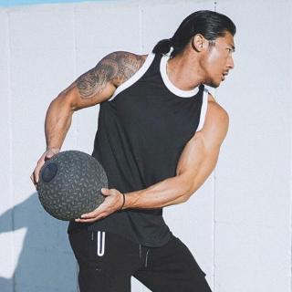 เสื้อกล้ามแขนกุดสีพื้นสําหรับบุรุษ