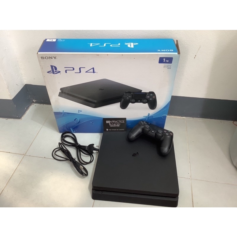 PS4 slim 1tb. มือสอง (มีกล่อง)