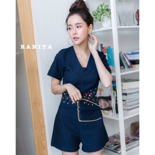 Playsuit ผ้ายีนส์ปักลายดอกไม้ คอวีขาสั้น