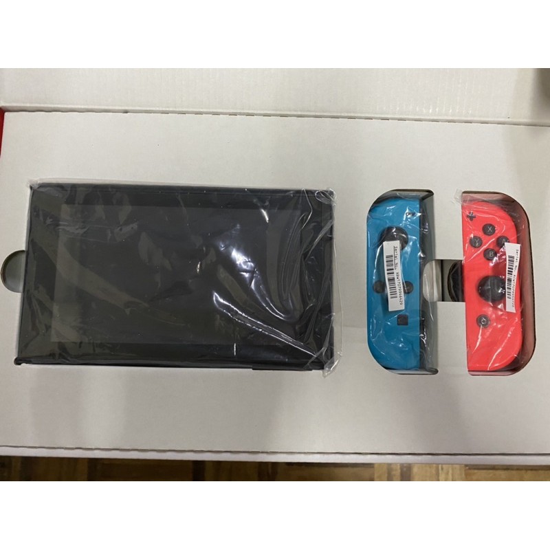 Nintendo switch  กล่องแดง มือสอง อุปกร์ครบยกกล่อง
