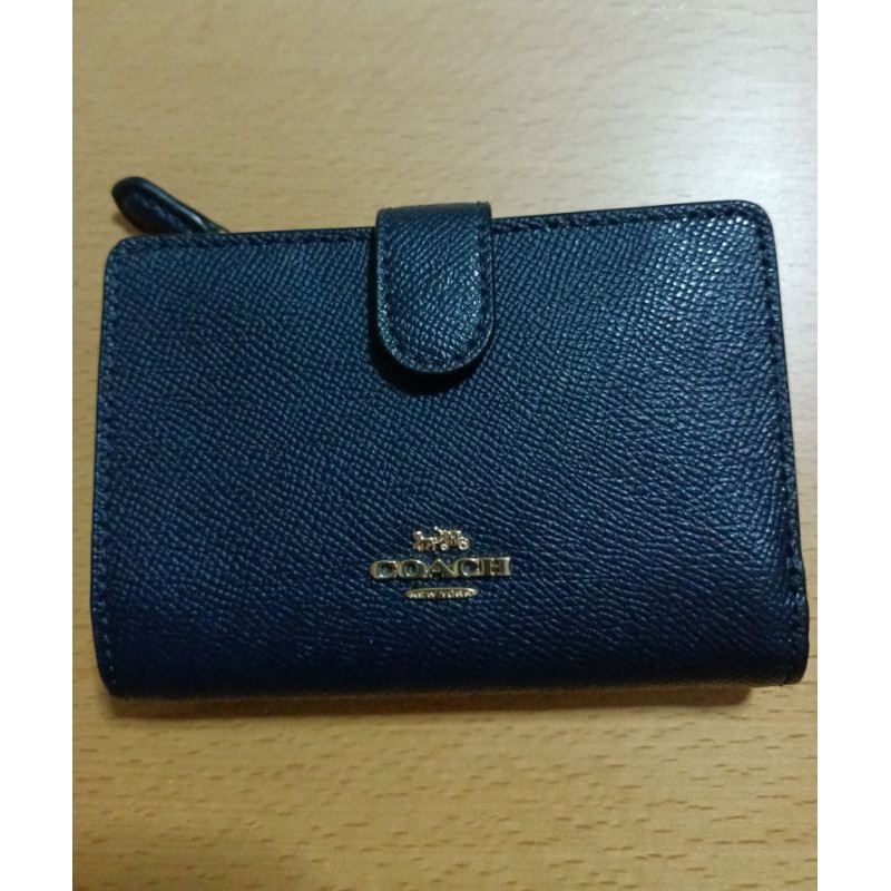 Coach Medium Corner Zip Wallet F11484 กระเป๋าสตางค์ผู้หญิง