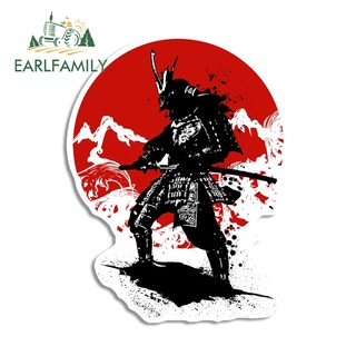 Earlfamily สติกเกอร์ไวนิล กันน้ํา กันรอยขีดข่วน ลาย Samurai Warrior สีแดง สไตล์ญี่ปุ่น สําหรับติดตกแต่งรถยนต์ 13 ซม. x 11 ซม.