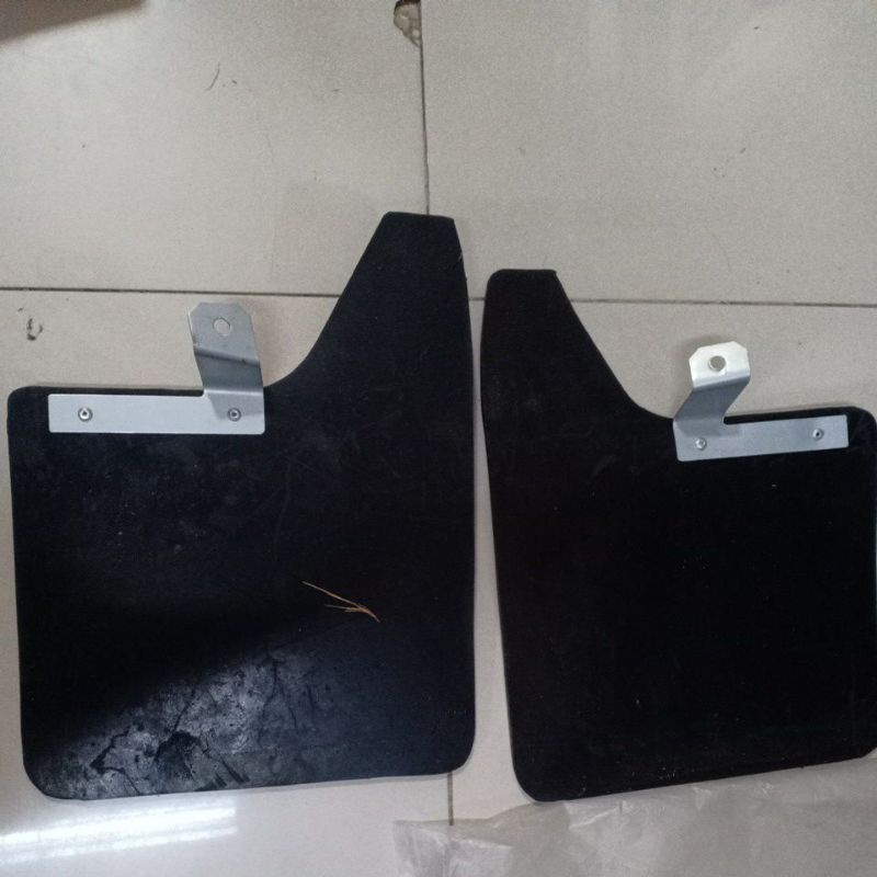 ยางบังโคลนหน้า TFR 1คู่ มีเหล็กไว้ยึดยางให้(ได้รับ2แผ่น105บ.)