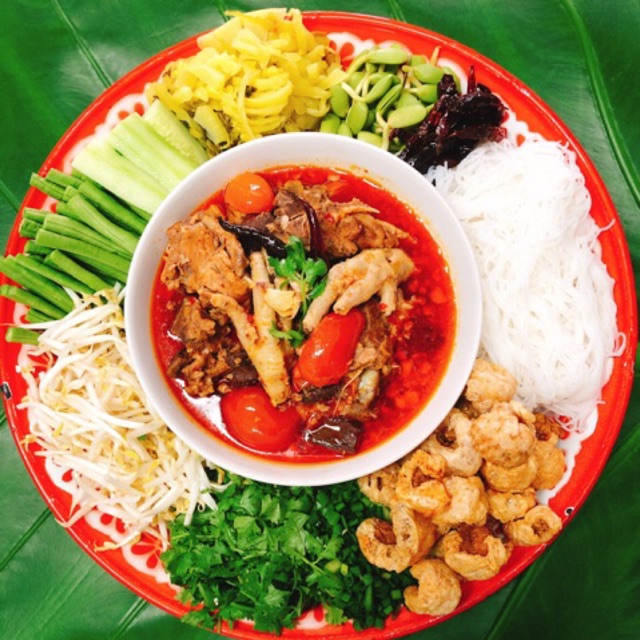 ชุดปาร์ตี้น้ำเงี้ยวสุดคุ้ม