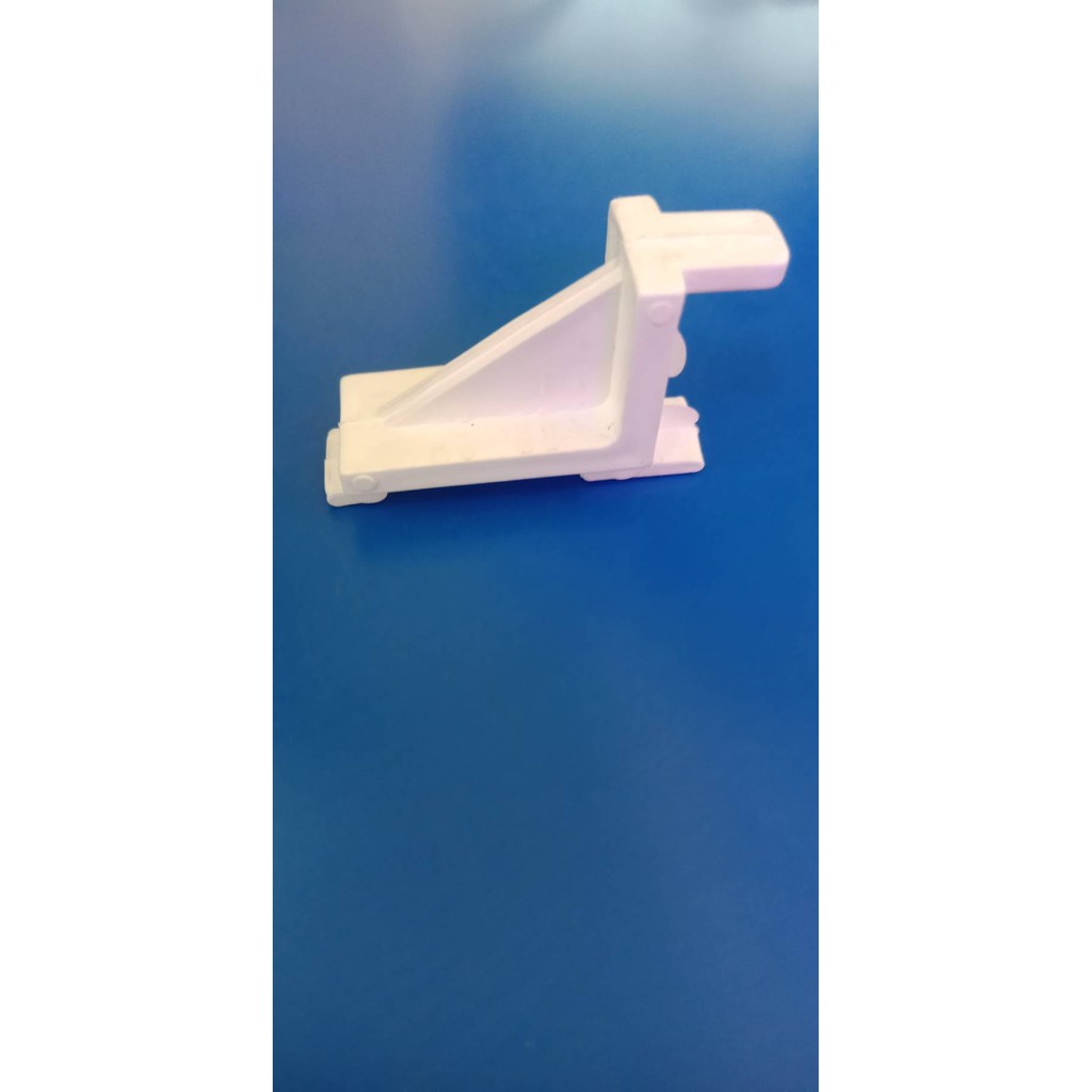 ตัวขารับชั้นตะแกรงวางของในตู้แช่เครื่องดื่มสำหรับร้านค้า ตีนเป็ดพลาสติก - รูปที่ 2