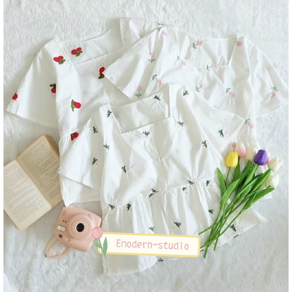 RQ🧚🏻‍♀️เสื้อคอเหลี่ยมลายดอกไม้เเบบมีกระดุม น่ารักปุ๊กปิ๊ก แนวสไตล์เกาหลี เเบบใหม่💞