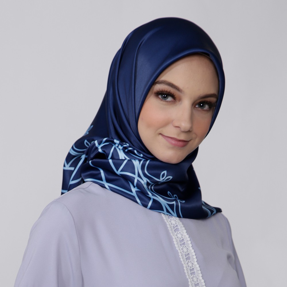 ผ้าพันคอ Zoya - Zavia Navy Satin