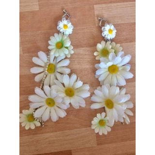 ต่างหูฟรุ๊งฟริ้ง แฮนด์เมด🌻