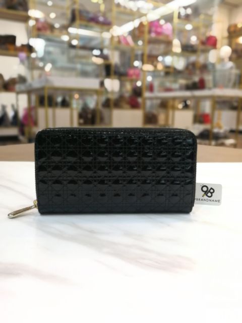 กระเป๋ามือ2ของแท้ Used Like​ New​ -​ Christian Dior Wallet​ Zip​ Patent​ Black GHW​
