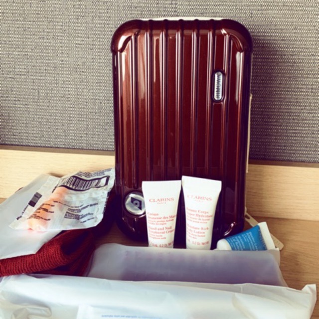 กระเป๋า Rimowa, Salvatore Ferragamo Amenity ของแท้ for Eva air