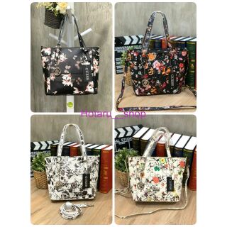 GUESS Womens  Medium Floral Tote Bag กระเป๋าถือ คล้องไหล่หรือสะพาย ขนาดกลาง