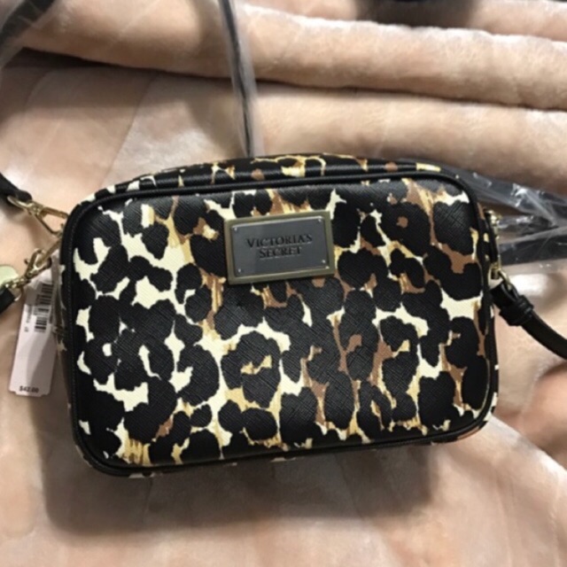 ของแท้💯 Victoria’s Secret Crossbody Multi Purpose Bag With Tassel (Leopard)