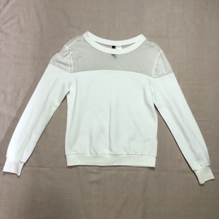 เสื้อแขนยาว สีขาว แบรนด์ h&amp;m มือสอง