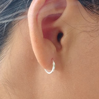 ต่างหูห่วงเงินแท้ hoop earrings 92.5% เงินแท้ ต่างหูห่วง ต่างหูเงินแท้ (ห่วงเหลี่ยม 1.2 มิลลิเมตร)