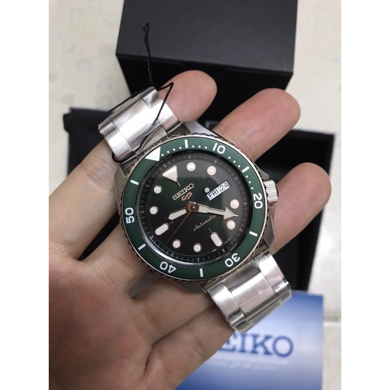Seiko 5 Sports เขียวเข็มทอง SRPD63K1