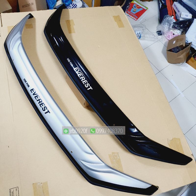 กันแมลง Ford Everest สีดำ และสีบรอนซ์ ใส่ปี 2009 - 2014