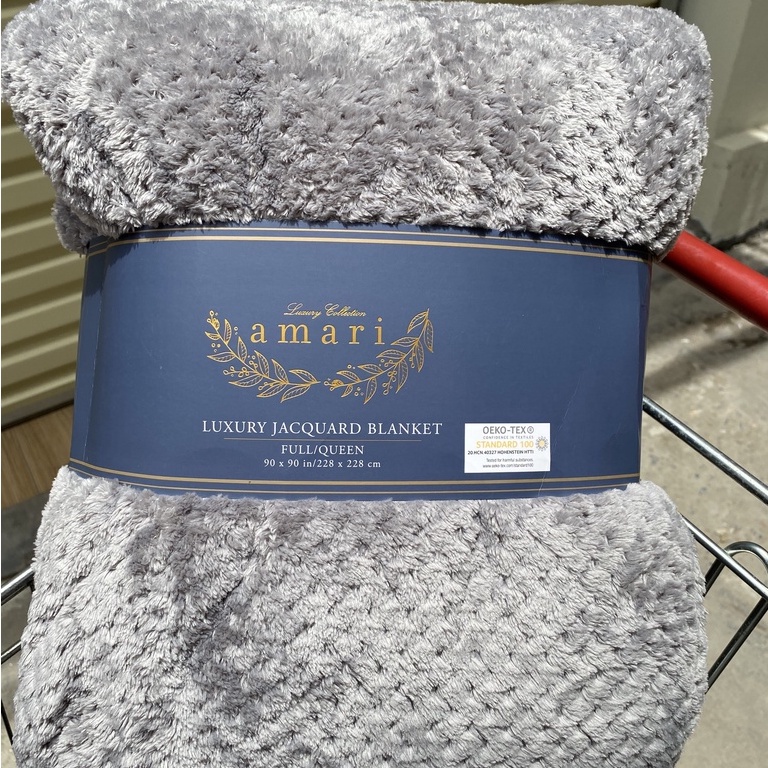 Amari LUXURY JACQUARD BLANKER (เรียกผ้านวม AMARI) USA