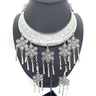 สร้อย อีสาน ชุดไท ล้านนา สร้อย สีเงินสีดำ ต่างหู East necklace set