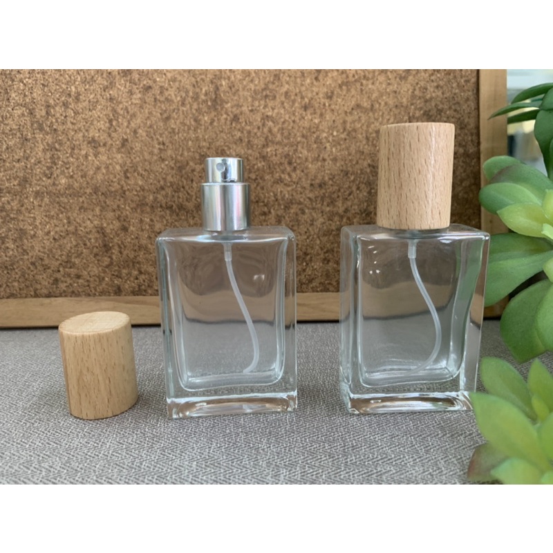 ขวดน้ำหอม วู้ดดี้ woody 30ml ฝาไม้ ขวดสเปรย์ (ไม่มีกล่อง)