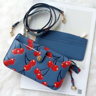 สวยน่ารักกก New Coach  Noa Pop Up Messenger With Cherry Print B4/ WASHED CHAMBRAYS