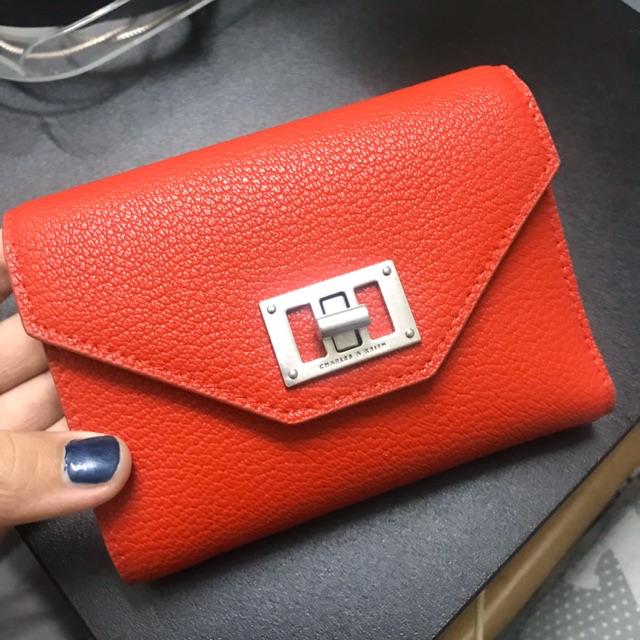 กระเป๋าสตางค์ Charles & keith จากชอป