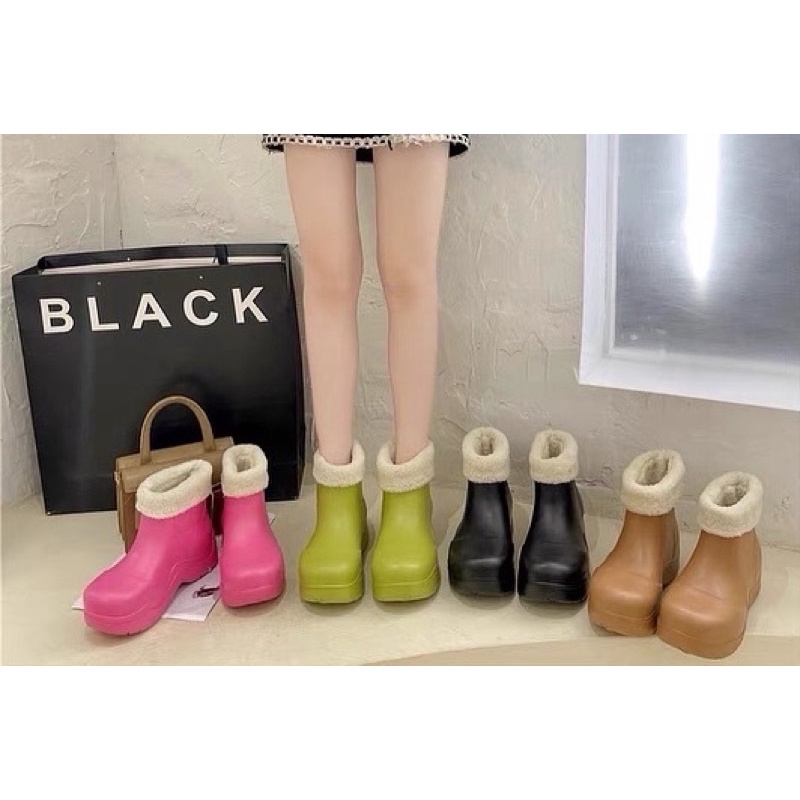 พร้อมส่งจากไทยที่นี่ที่เดียวเท่านั้น รองเท้าบูทสั้นกันน้ำแต่งขนนิ่มทั้งตัว เย็บติดถอดขนไม่ได้จ้า อุ่น พื้นนิ่มมาก