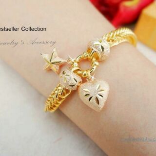สร้อยข้อมือห้อยหัวใจดาว งายสีพิ้งค์โกลว์ ใส่แล้วขับผิวยิ่งนัก