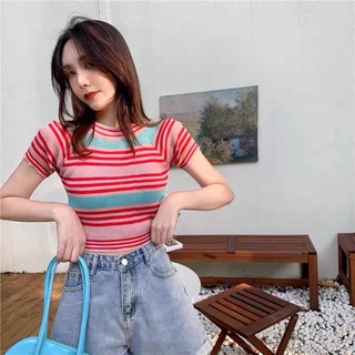 เสื้อครอปลายทางผ้าร่อง