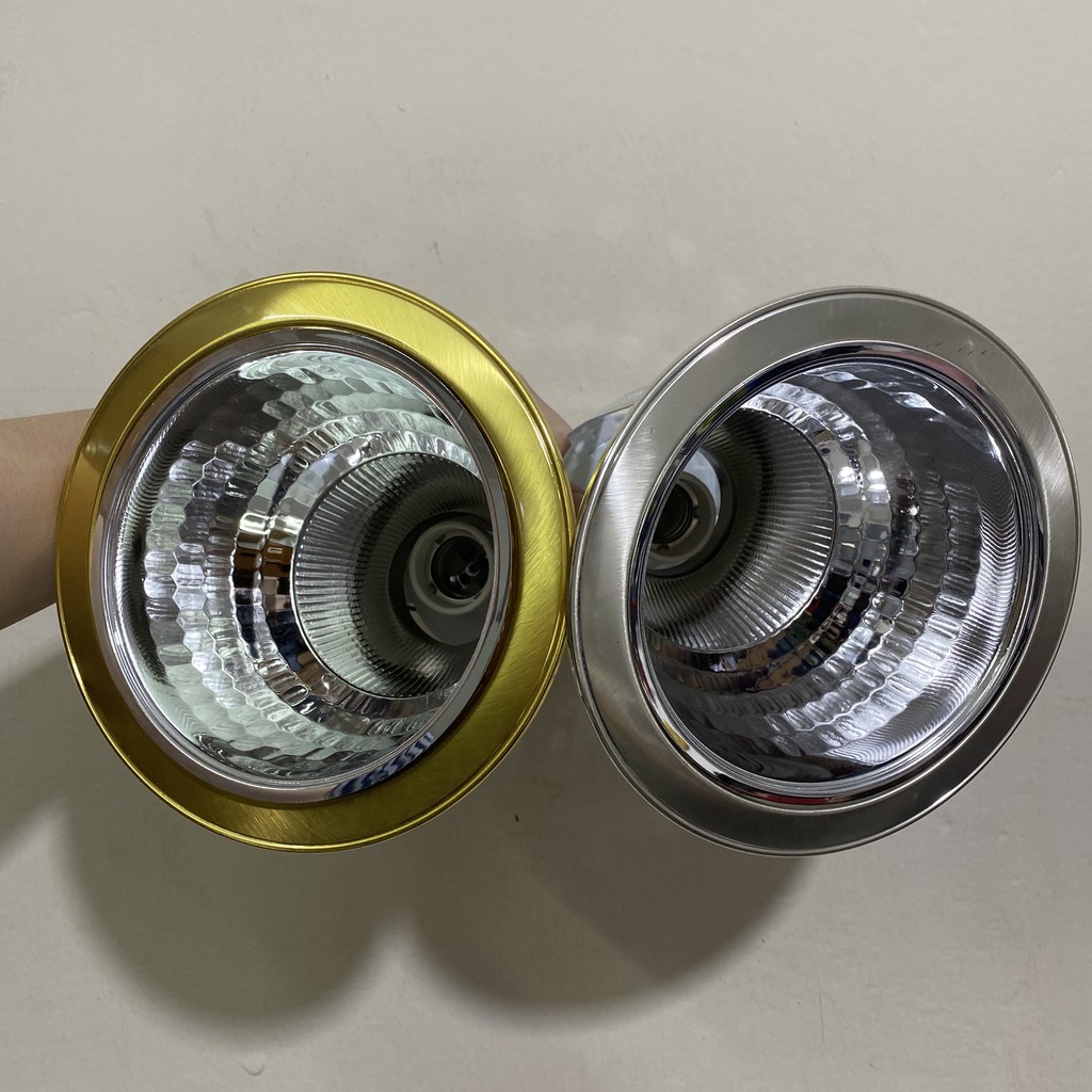 (แพ็ค6ชิ้น) โคมไฟดาวน์ไลท์ ฝังฝ้า E27 ขอบขาว 6 นิ้ว โคมเปล่า Downlight