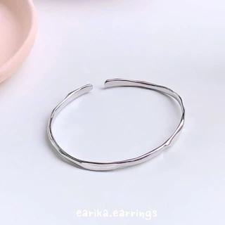 earika.earrings - silver rough bangle กำไลข้อมือเงินปรับขนาดได้ เหมาะสำหรับคนแพ้ง่าย