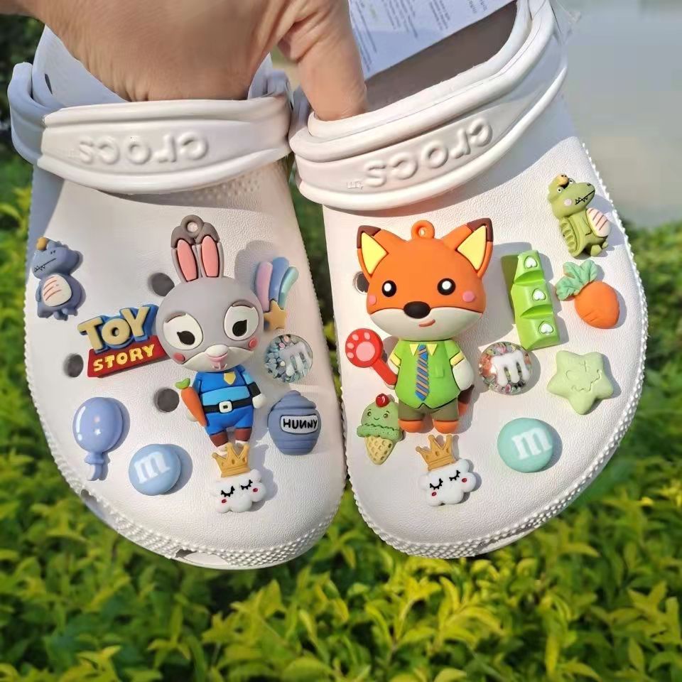 Zootopia Judy Nick Jibbitzs อุปกรณ์เสริม Jibbitz สําหรับตกแต่งรองเท้า