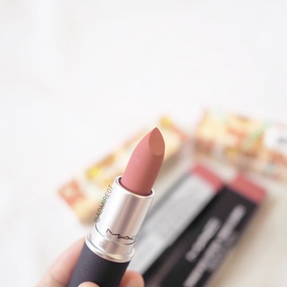 AUG02 ส่งฟรี  MAC Powder Kiss Lipstick 3g ลิปสติกเนื้อแมตต์ Brickthrough / Stay Curious / Devoted To Chili