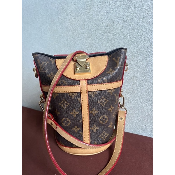 กระเป๋าหนังแท้/ทรงถือ/มีสายยาวสามารถสะพายได้ ลาย louis vuitton Duffle bag