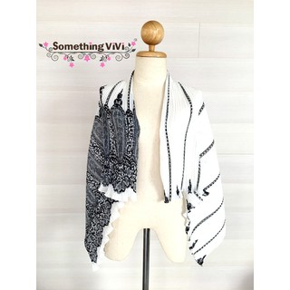 ผ้าพันคอ/ผ้าคลุมไหล่ รุ่น Issey Pleated in Black&amp;White Lace (SizeL)