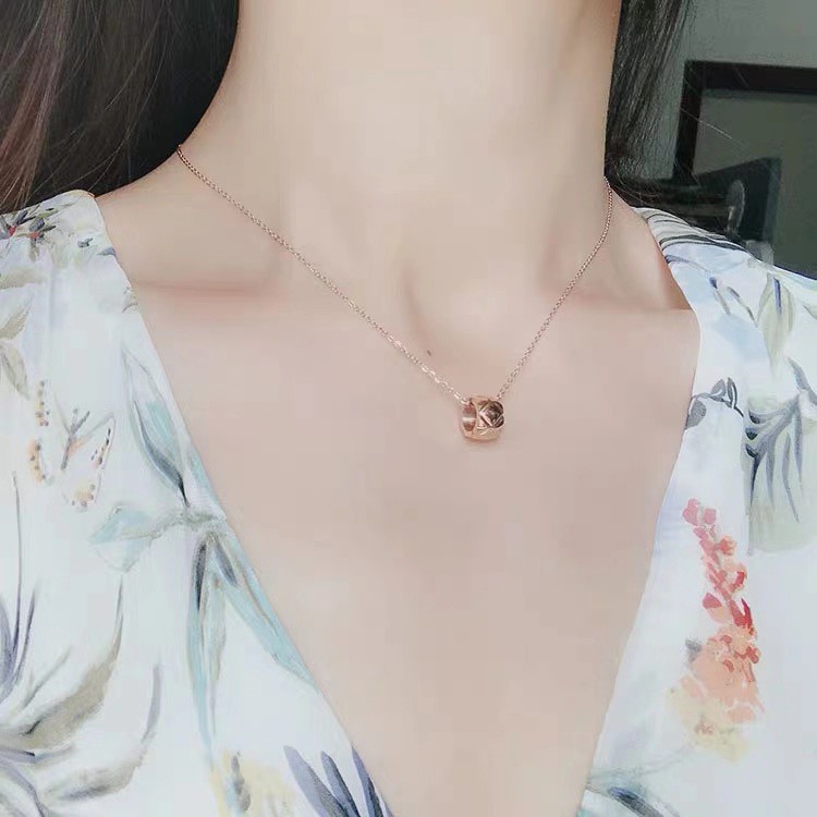 สร้อยคอโซ่สั้น ชุบไทเทเนียม 18K จี้เพชร สไตล์ยุโรป อเมริกัน ย้อนยุค ไฮเอนด์ ไม่เป็นสนิม ไม่จางง่าย กันน้ํา ของขวัญแฟนสาว - รูปที่ 2