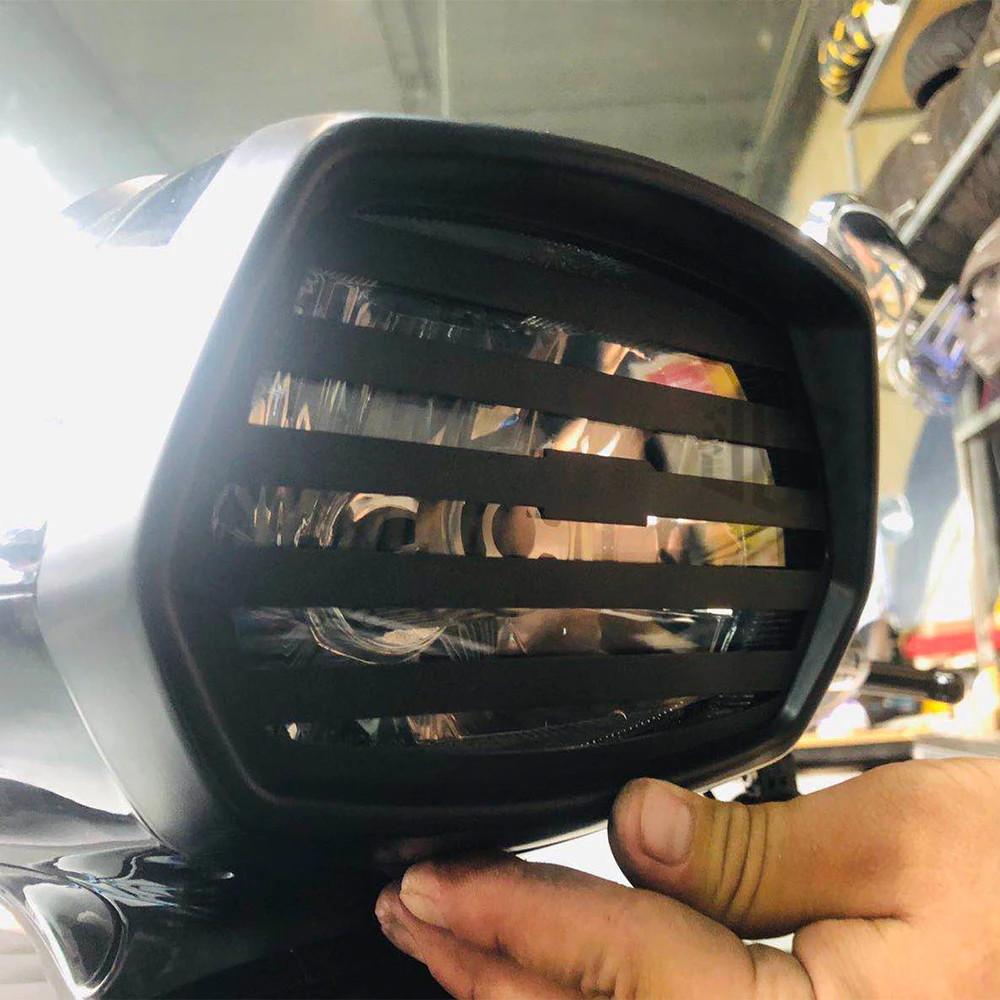ครอบไฟหน้า Vespa Sprint 150 ตะแกรงสีดำเงา thumbnail 3