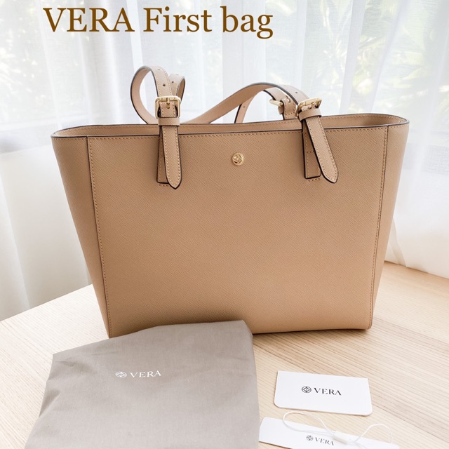 Veraparis VERA First bag กระเป๋าหนังแท้  มือสอง สภาพนางฟ้า