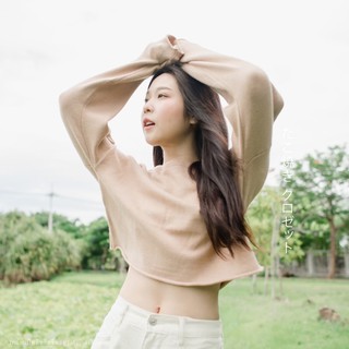 Beige Sweater Crop (เสื้อไหมพรม ผ้าหนา ทรงครอป)