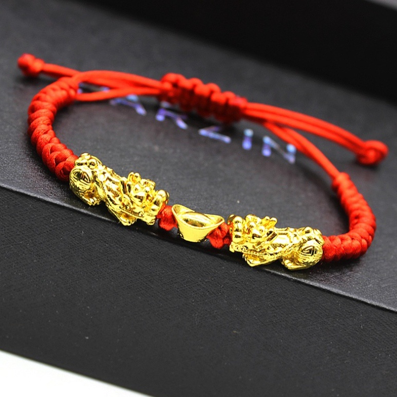 **สร้อยข้อมือ ปี่เซียะมังกรคู่ ด้ายแดงPixiu red thread braceletคั่นก้อนทอง เรียกทรัพย์ ค้าขาย เสริมดวง เพิ่มโชคลาภ