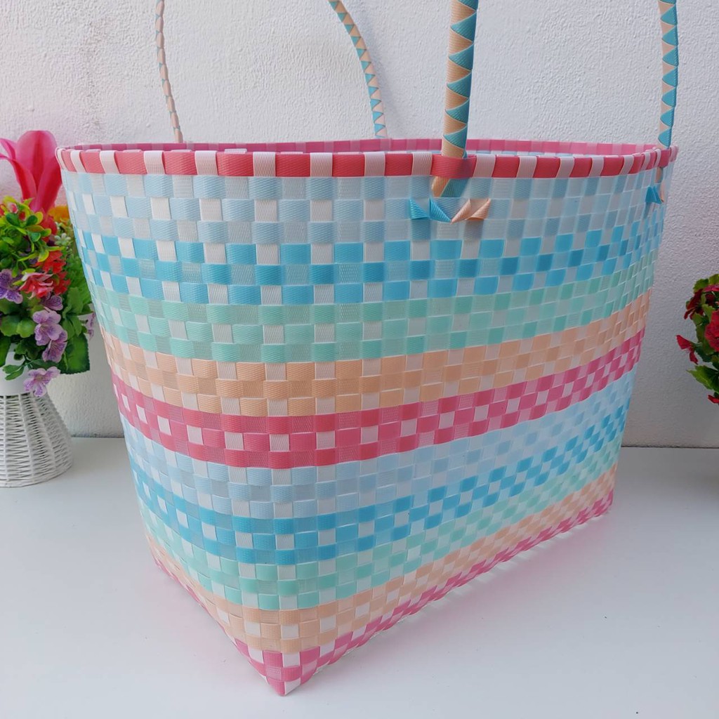 กระเป๋าสานเส้นพลาสติกสวยๆ ซุปเปอร์จัมโบ้ กว้าง25.5ยาว46สูง37CM ขอบปากกระเป๋า