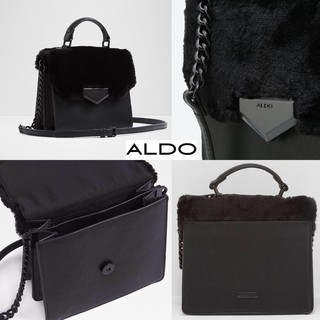 aldo moraine faux fur crossbody bag🎀 กระเป๋าหนัง PU ขนาดเล็กมาด้วย top ฝาขนเฟอสีดำสนิท