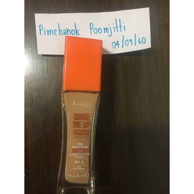 Rimmel Wake Me UP Foundation #200 Soft beige