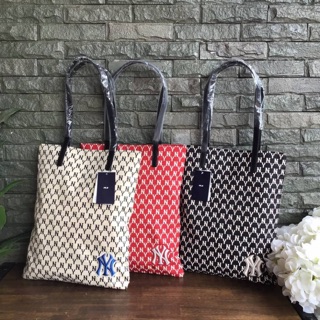 MLB NY FACTORY MONOGRAM TOTE BAG กระเป๋าสะพายไหล่สไตล์สปอร์ต