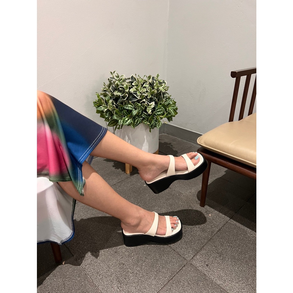 (รุ่น ปักกิ่ง) - Wila shoes l รองเท้าส้นตึก ความสูง2.5นิ้ว สวยใส่สบายมาก กดสั่งได้เลยนะคะ
