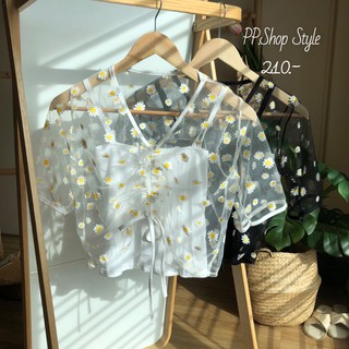เสื้อคอวีผ้ามุ้งสกรีนลายดอกเดซี่ รูดเชือกด้านหน้า