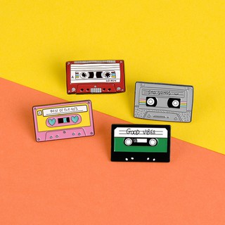 🐰พร้อมส่ง🐰 เข็มกลัดติดเสื้อ/กระเป๋า ลาย Cassette Tape 90s