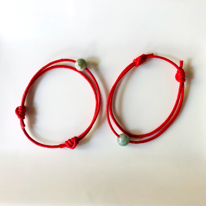 สร้อยข้อมือหยกมงคล เชือกแดง หยกเขียวอ่อนนำโชค 8 mm รูปที่ 2