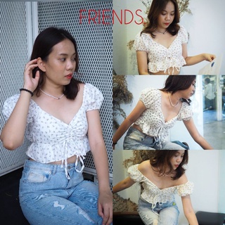 🌸FRIENDS.🌸 F011 Daisy Crop Top เสื้อครอปลายดอก รูดหน้า ปาดไหล่ งานป้าย *พร้อมส่ง*